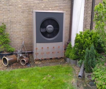 Wärmepumpe Moers Hauswand