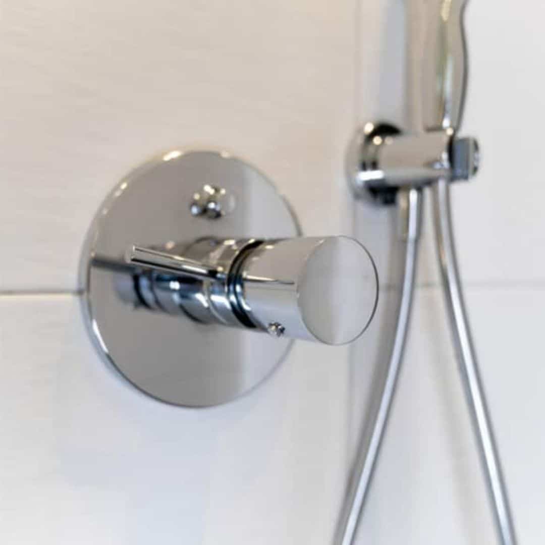 Referenzen, Erfahrungen, Schulterblick Gebrüder Queitsch GmbH Moers und in der Nähe - Detailansicht Dusche